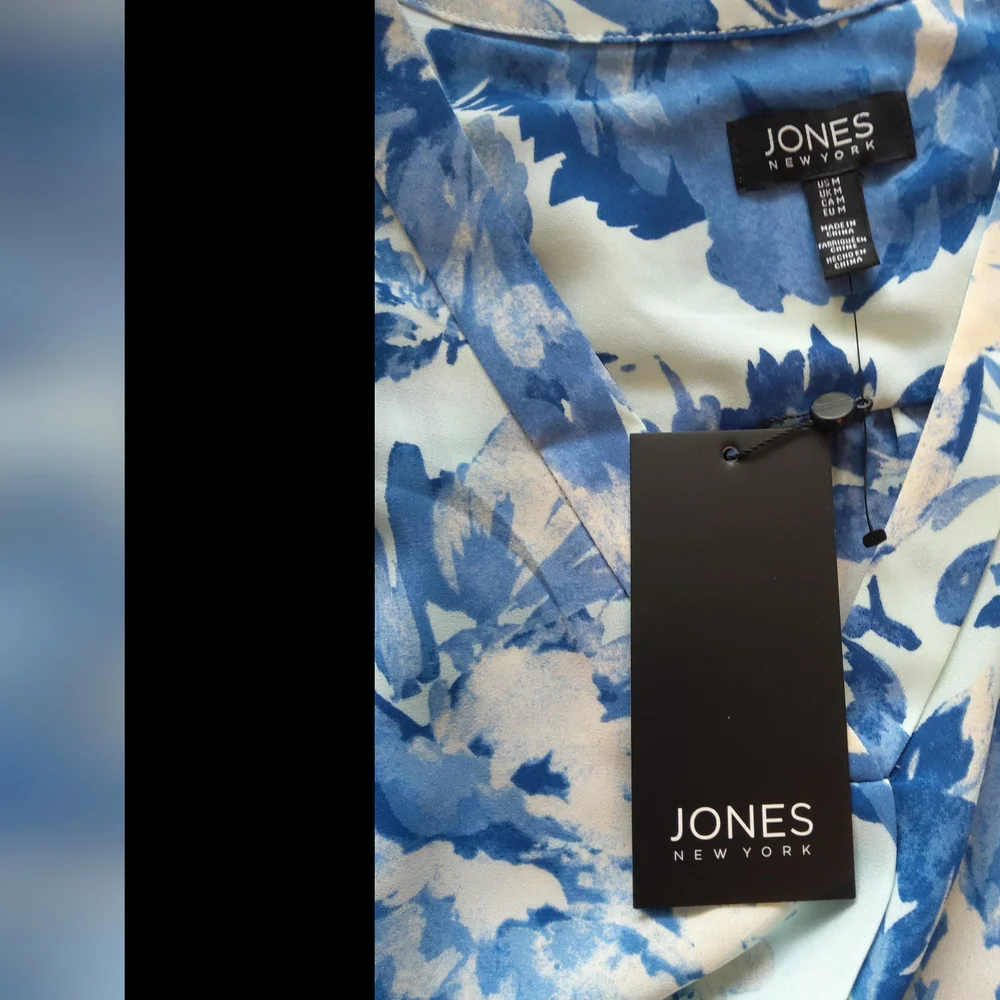 Jones New York Blue and White 3/4 Sleeve Relaxed Blouse - Picture 8 of 8